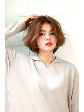 リンネ(Lin'ne) ワンレンボブ/ふわふわショート/ヘーゼルベージュ/透明感