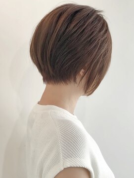 ディオ アンド ルーチェ アット(Dio&Luce at.) 【麻布十番・麻布台・三田】小顔丸みショート&ミルキーベージュ