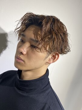 ドルクス 日本橋(Dorcus) 東京バーバー日本橋ツイストスパイラルセンターパート