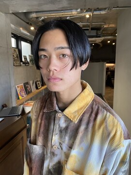 ソイリウム 下北沢(soi rium) 大人めセンターパート 黒髪メンズスタイル