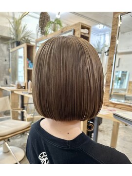 ウィークエンド(WEEKEND) ミルクティーベージュ　カット＋Wカラー＋トリートメント23900円