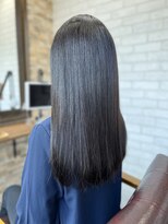 アトリエナガノ(atelier nagano) ニュアンスカラー/センターパート/ツヤ髪スタイル/ブルージュ