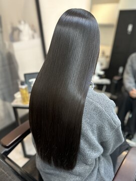 シンカ(shinka) 髪質改善ストレート(縮毛矯正)＋艶出しトリートメント