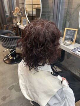 アシェット(assiette) 【安田汐里】くるくるウルフパーマスタイル