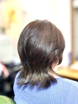 オーワンシーオー(o1co) 【 ウルフレイヤー / ウルフカット / 襟足 / くらげ 】