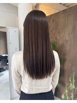 零秒女髪 千里丘店 上品な美髪を叶える艶カラーのロングストレート髪質改善艶感