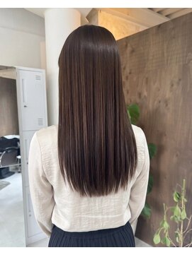 零秒女髪 千里丘店 上品な美髪を叶える艶カラーのロングストレート髪質改善艶感