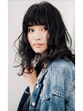 ウイングスガーデン 鶴川(WINGS garden) ミディアムパーマスタイル×ダークブルーアッシュ 鶴川 美容室