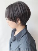 黒髪ショートボブ/センターパート/前髪なし/ハンサムショート