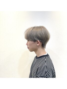 イーチ ディー ヘアーアンドトータルビューティー(each dee hair&total beauty) ハイトーン×マッシュウルフ