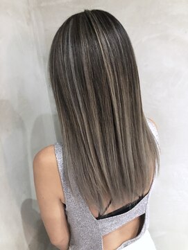 メリー(merry craftsman's factory) 外国人風バレイヤージュ、ハイライトカラーアッシュグレージュ