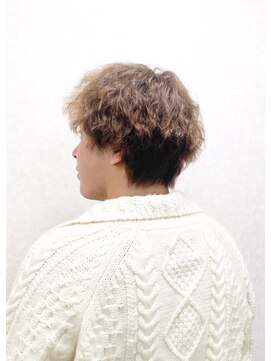 黄ぐまくん美容室 メンズ　ランダム　スパイラル　パーマ