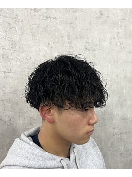 ノイセル 西本町(Noisyle) ツーブロ刈り上げマッシュ波巻きスパイラルパーマ