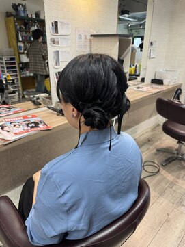 コワファーストナガサキシャンプーボーイ(COIFF1RST NAGASAKI SHAMPOO BOY) ツインテールアレンジ