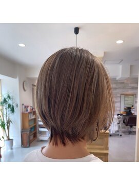 ヘアーアンドメイク ヒューラ 立川店(HAIR&MAKE hurra) グラデーションボブ