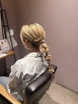 グランミーツ(Grand meets) 編み下ろしヘアアレンジ