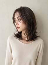 大人女性に似合うレイヤーカットは少し短めで