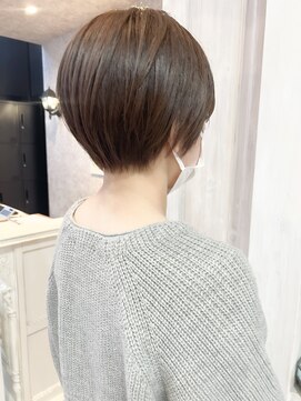 キャアリー(Caary) 福山市美容師求人スタッフ募集中ナチュラル丸みショートヘア