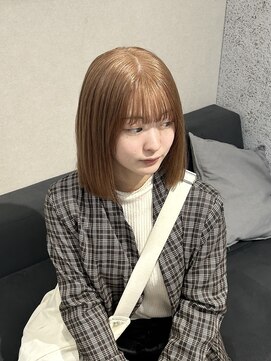 ローレン(Lolen.) ミルクティーベージュ×ミディアムボブ/小顔に見せる顔周り