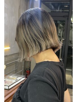 ザ デイ(THE DAY) バレイヤージュ/ボブ/ミルクティーベージュ