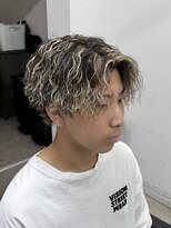 サン 大阪梅田(SUNC) 【ホワイトメッシュ】【ツイストスパイラル】【パーマ】