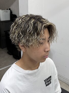 サン 大阪梅田(SUNC) 【ホワイトメッシュ】【ツイストスパイラル】【パーマ】