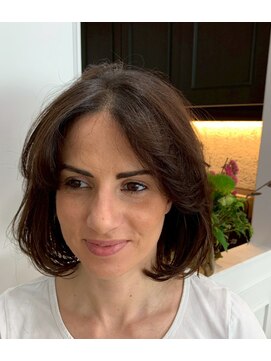 DAMANI 表参道 髪質改善/ヘッドスパ/ハイライト/白髪染め/白髪ぼかし/縮毛矯正 似合わせカット/ミディアムレイヤーカット[表参道駅]