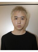 ハイトーンのスパイキーショート
