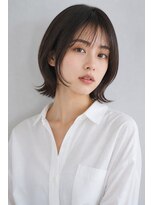 オラボ(olabo)&nbsp;透明感ダークトーンの外ハネくびれショートボブ