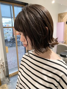 ステイシー(stay she) 首元すっきり、切りっぱなしボブ