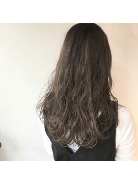 ラべリー 池袋(LOVELEY) アッシュベージュ 透明感 【池袋】