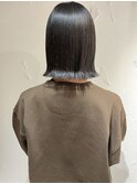 "久保田"暗髪切りっぱなしボブシアーグレージュブリーチなし