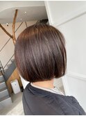 コンパクトボブ+ナチュラルハイライト