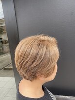 ウォーカーズ(WALKERS) 白髪率90%の白髪活かしデザイン