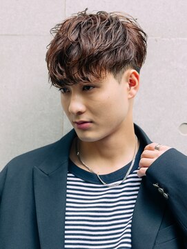 ガーデンヨコハマエスト(GARDEN YOKOHAMA est) ツーブロック　アップバング　スパイラルパーマ　ベリーショート