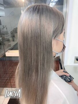ルシア 京都四条河原町烏丸(LuciA) 【レミー100%/54cm】シールエクステ×グレーパール