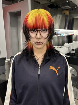 レコ 渋谷(LECO) ネオンイエロー×レッドのエンドブラックウルフ