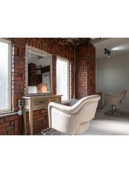 宝塚で人気を集めるサロンの姉妹店が登場◇キレイとカワイイがお得に継続できる大本命サロン《Eaz》