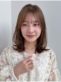 ミディアム/レイヤーカット/顔周りカット/ベージュ/透明感カラー