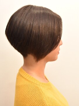 ヘアスタジオヘーフリヒ(HAIR STUDIO HoFLICH) 【極みの前下がり】