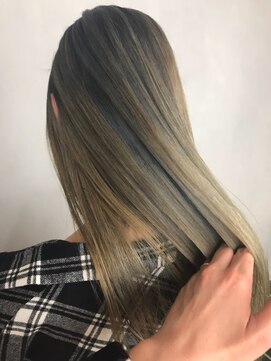 ラトリエ ブロカント 立川北口店(L'atelier BROCANTE) バレイヤージュ グラデーションカラー イルミナカラー アッシュ