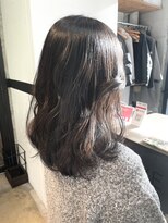 モーブ(MAUVE)&nbsp;暗髪ミディアムスタイル