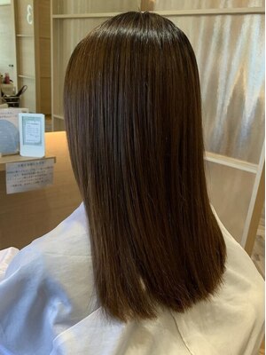 【髪質改善】エイジング毛に特化した酸性ストレート技術が人気◎髪のお悩みを解決し、美しい艶髪を実現＊