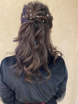 ジャックインザボックス(JACK IN THE BOX) ハーフアップで大人可愛いアレンジ