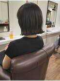オリーブグレージュ