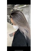 レイヤーボブハイライトブリーチレイヤーハイトーングレージュ