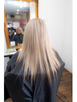 ヘアーメイク ダンス(hair make DANCE)&nbsp;ホワイトベージュ ブリーチ縮毛矯正ロング