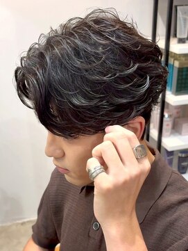 リットバイフィフス 甲南店(Lit. by fifth) ニュアンスパーマ ツーブロック 刈り上げ 束感 20代 眉毛カット