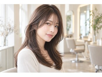 プラーチェ 古淵店(Plaatje)の写真/顔まわりの似合わせカットで小顔印象へ。前髪・おくれ毛まで計算し、どこから見ても美しい理想のスタイルに