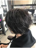 メンズツーブロック　前下がり　ミディアム　七三かきあげ